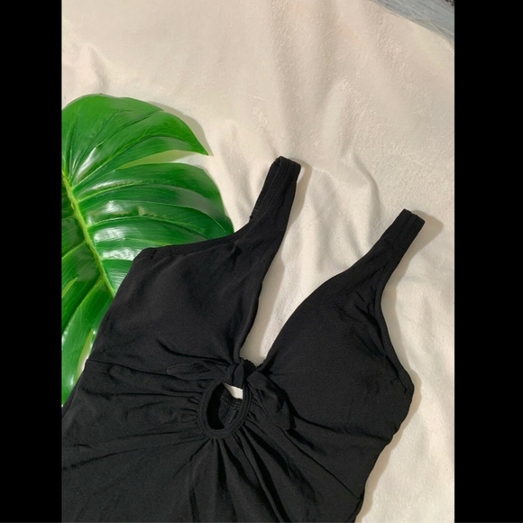 NEW $168 Robin Piccone Ava Underwire One-Piece Swimsuit in Black‎ [SZ 6 ] - Picture 3 of 8